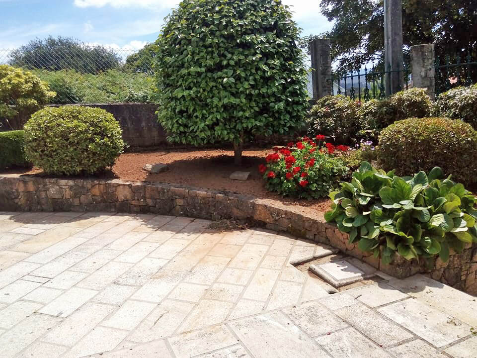 Trabajos de jardinería en Betanzos